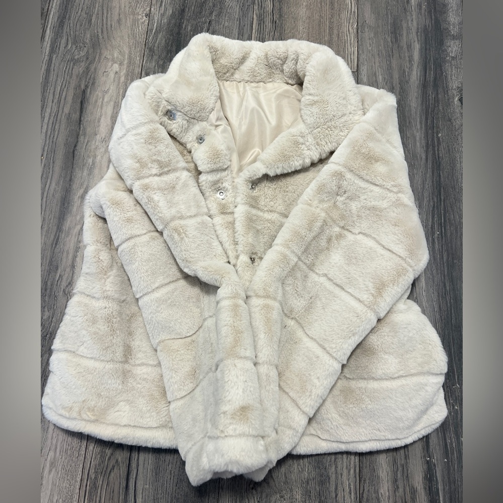 Women's Sebby Collection Faux Fur jacket - Picture 2 of 2